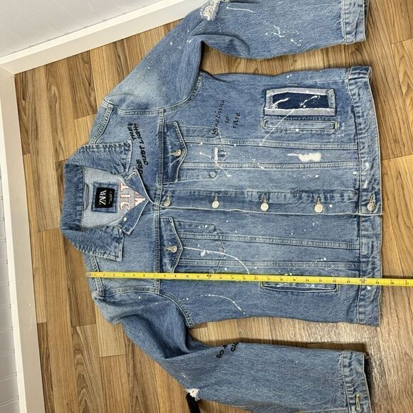 Zara Men’s Sz M Jean Denim Jacket Critical Thinker So Many Choices Just Light - Picture 11 of 16